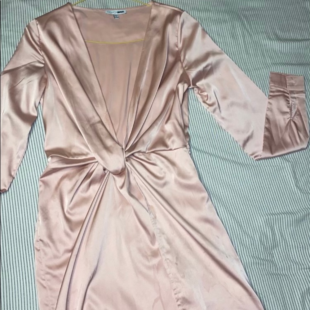Sugar free dress in the color blush